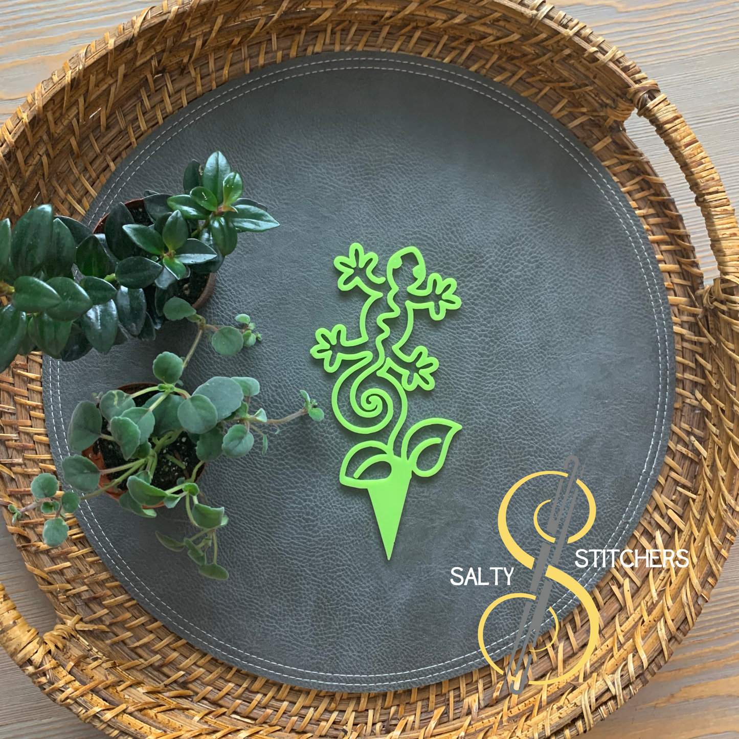 Green Lizard Plant Pal 3d Printed Indoor Trellis | More Heart Studio