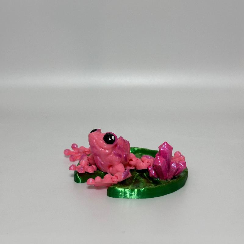 F32 Small Pink Crystal Frog with Lilypad