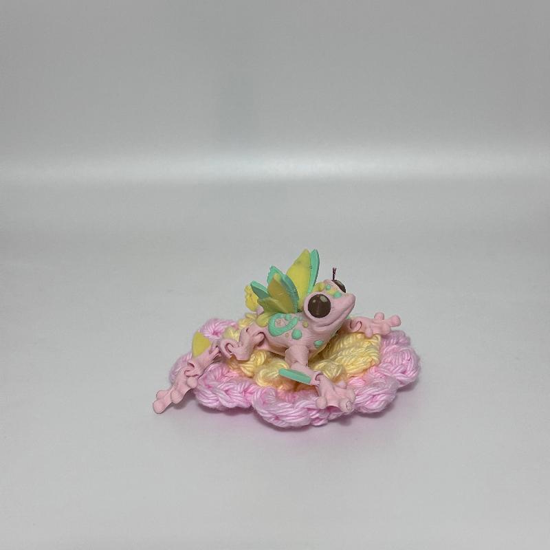 F39 Pink Butterfly Frog with Flower Lilypad