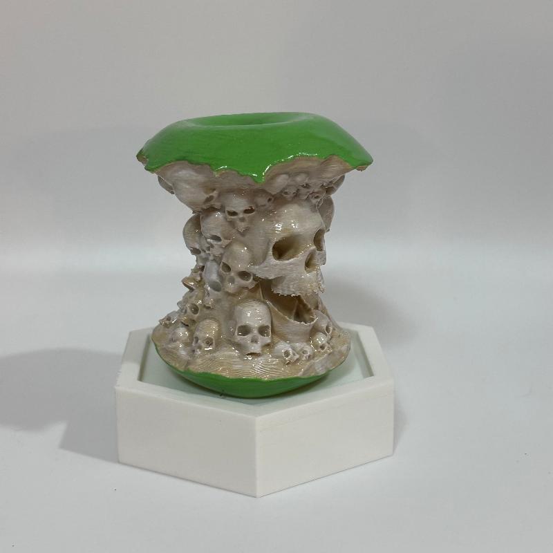 SP42 Green Skull Apple Spooky Shelfie