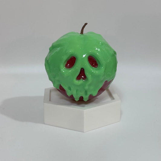 SP41 Poison Apple Spooky Shelfie