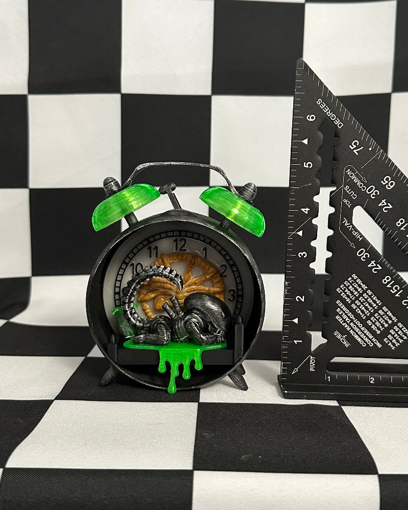 Xenomorph Tiny Timekeeper | Glow-in-the-Dark Alien Bedroom Collectible