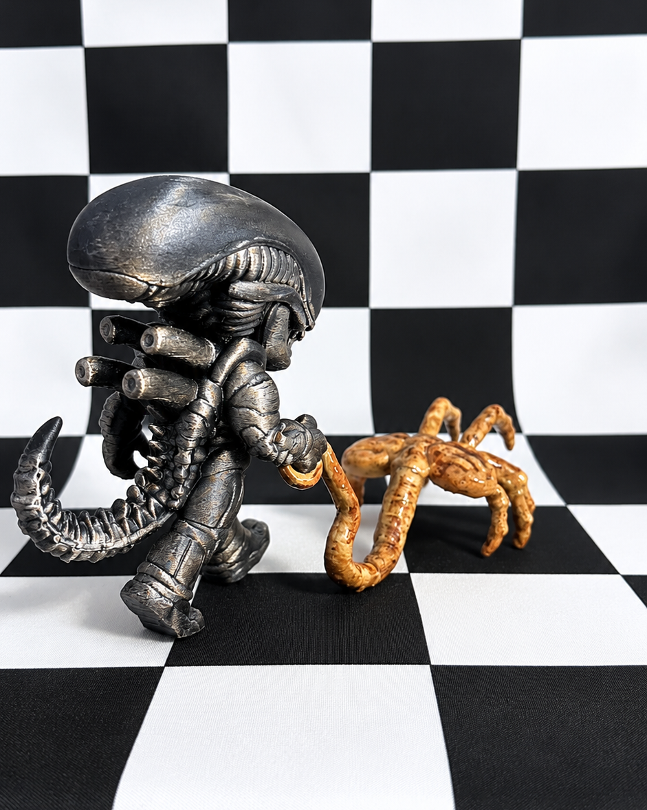 Xenomorph Walking a Facehugger
