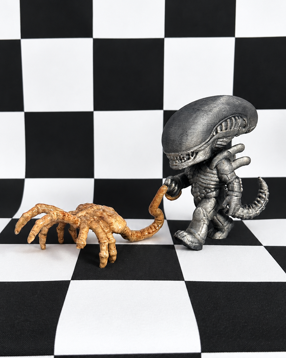 Xenomorph Walking a Facehugger
