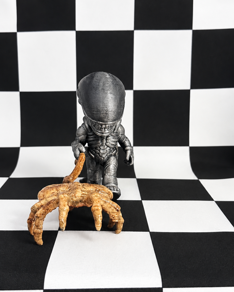 Xenomorph Walking a Facehugger