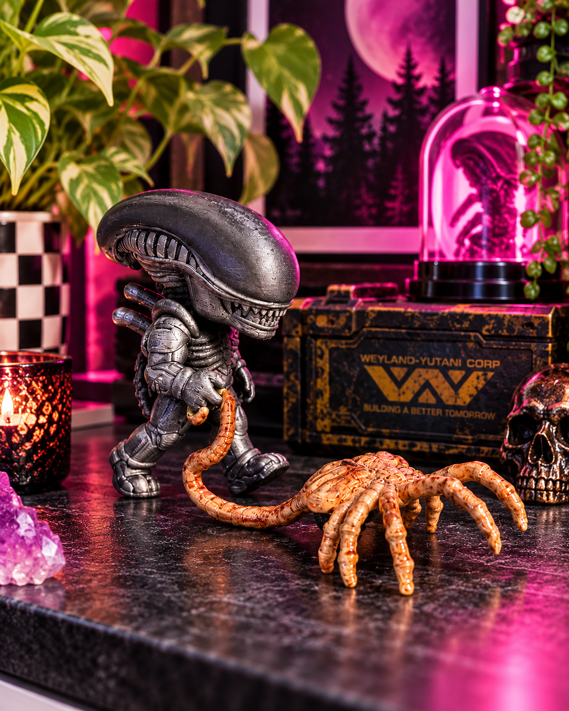 Xenomorph Walking a Facehugger